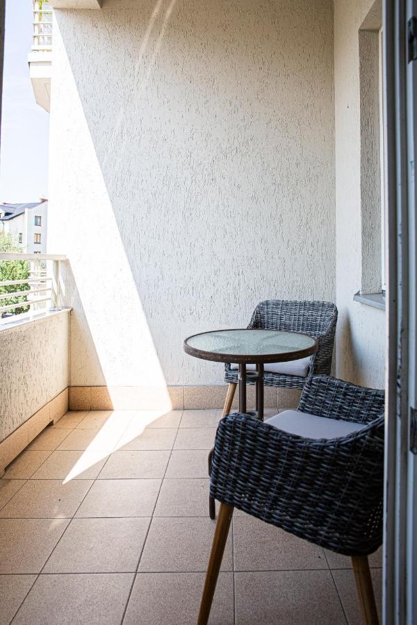 Apartment Ten Варшава Екстериор снимка