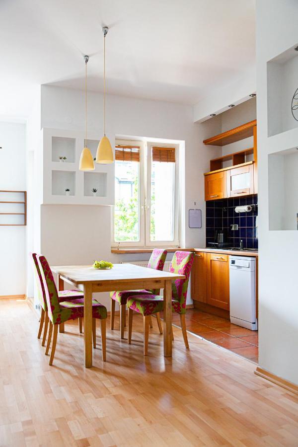 Apartment Ten Варшава Екстериор снимка